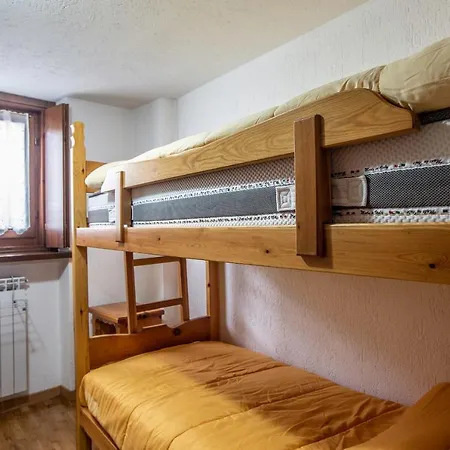 Altido Charming Apartment Located In The Quiet La Salle