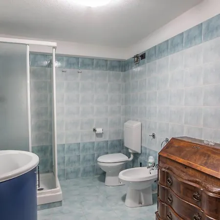Altido Charming Apartment Located In The Quiet La Salle Apartman *